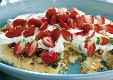 Marängtårta med valnötter