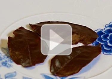 Cómo hacer hojas de chocolate para San Valentín