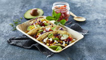 Vegetar tacos med ost og tomatsalsa