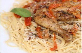 دجاج بكريمة الطماطم المجففة