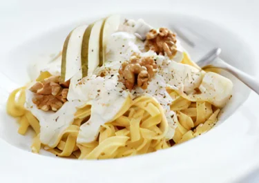 Fettuccine med ädelost och päron