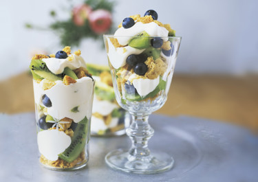 Fruktig dessert i glas