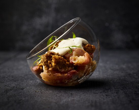 Gebakken appels met griesmeel, linzen en zure room