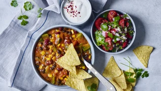 Hot bønnegryde med pico de gallo