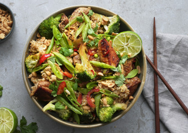 Paistettu riisi kanan kanssa