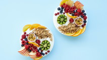 Skyr med frugt og granola