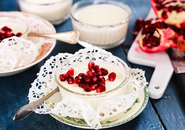 Arabisk pannacotta med granatäpple
