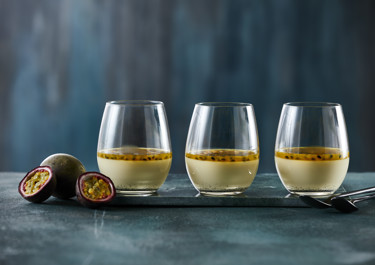 Panna cotta med passionslåg