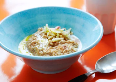 Havregrynsgröt med äppelsmak