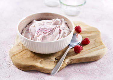 Lactose-free raspberry cream 