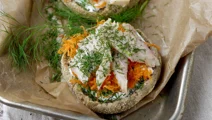 Vollkorn-Toasties mit Meerrettich-Skyr und Forellenfilets