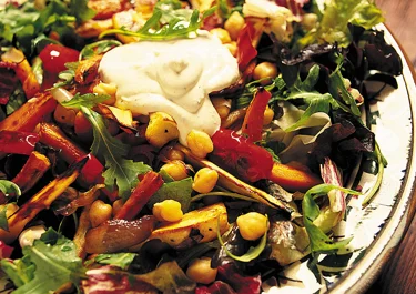 Ljummen sallad med kikärtor