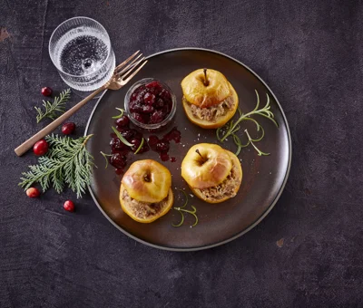 BAGTE ÆBLER MED RUM OG ROSIN CREAM CHESSE