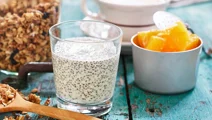 Lactosevrije chiapudding met yoghurt en sinaasappel