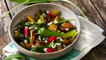 Salat med ramsløgsgremolata