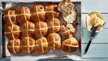 Hot cross buns eli pääsiäispullat