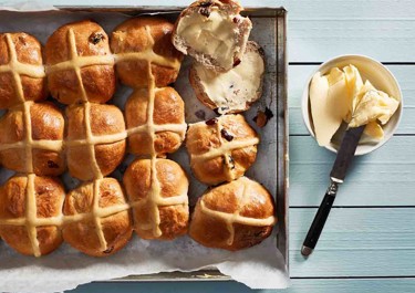 Hot cross buns eli pääsiäispullat