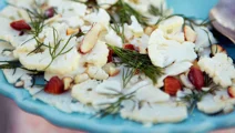 Blomkålssallad med fänkålsyoghurt