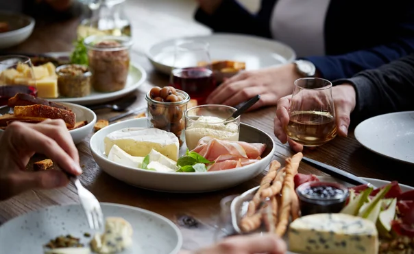 Creamy White with hummus and parma ham