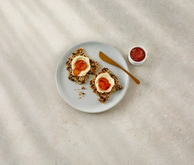 CASTELLO® FLØJL PÅ KNKÆBRØD MED KUMQUATMARMELADE