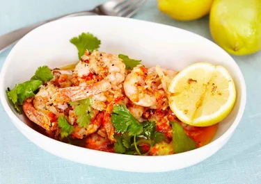 Kryddstekta räkor med soja- och chilidip