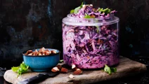 Barbequecoleslaw med jalapeno och rödkål