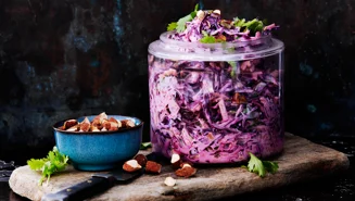 Barbequecoleslaw med jalapeno och rödkål