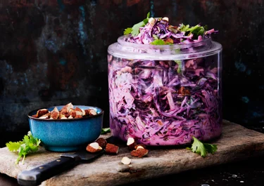 Barbequecoleslaw med jalapeno och rödkål