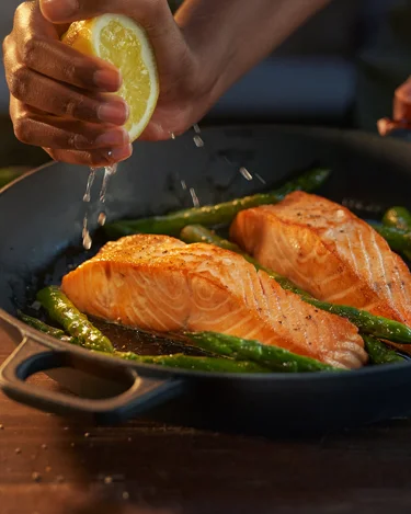SALMONE CON ASPARAGI