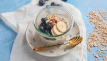 Protein overnight oats with skyr and chia seeds