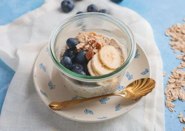 Protein overnight oats with skyr and chia seeds
