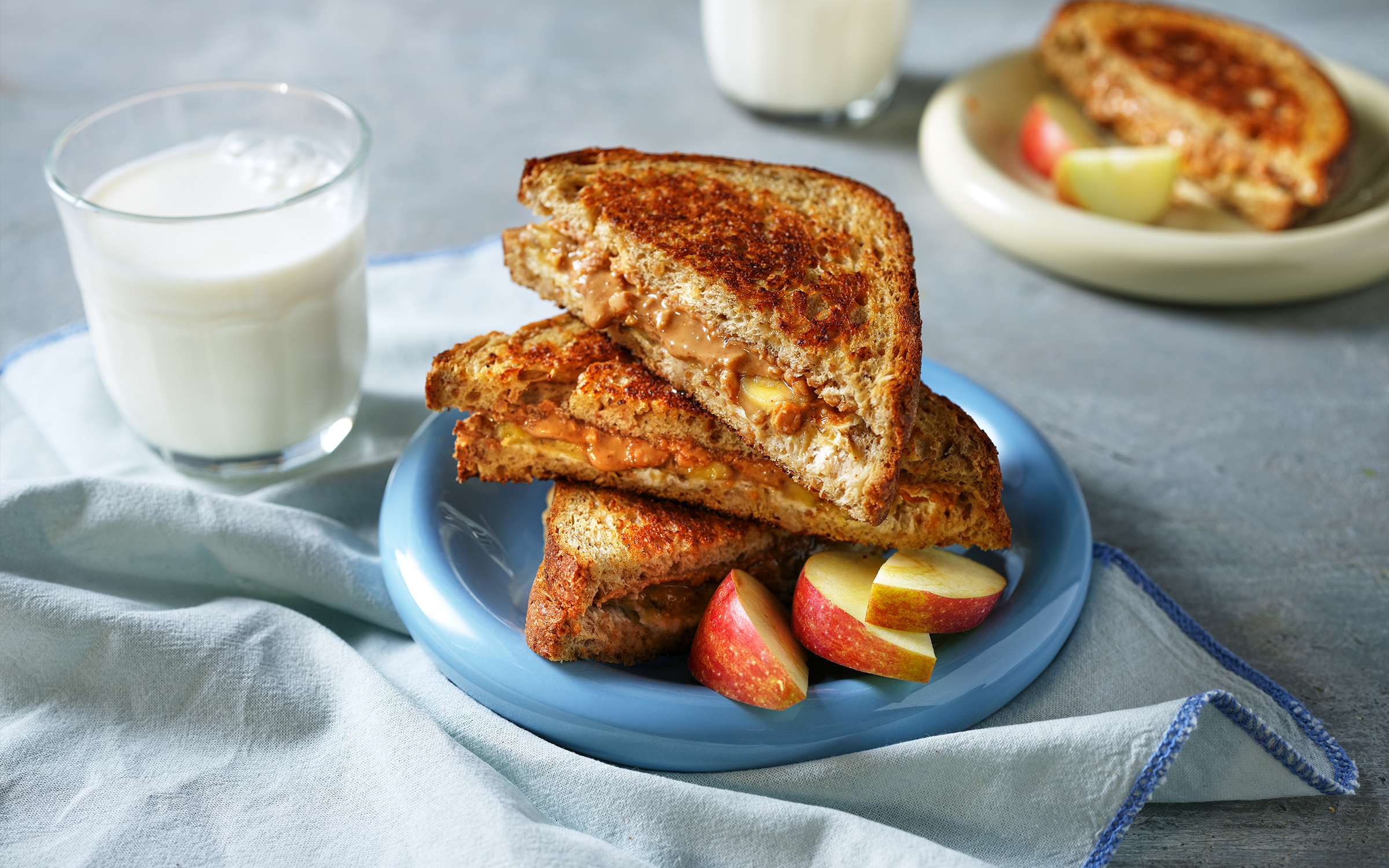 Toast med banan och jordnötssmör