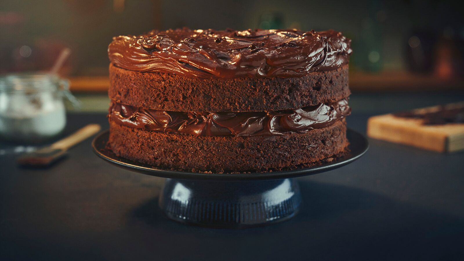 Chocolate cake with buttercream  | Lurpak®