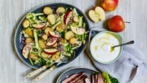 Kartoffelsalat med bagte kartofler