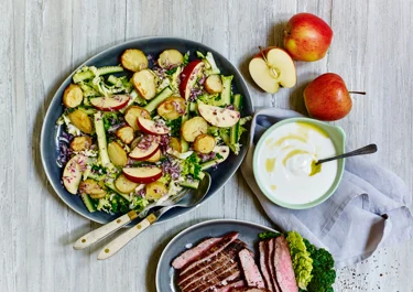 Kartoffelsalat med bagte kartofler