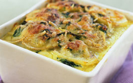 Potatisgratäng med ost- och spenatfyllning