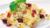 Pasta med majs och rökt fläsk