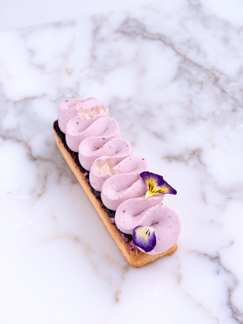 Sommerkage med yoghurt mousse & blåbær