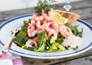 Katkarapusalaatti Rhode Island -kastikkeella