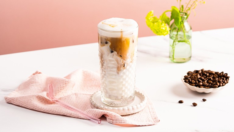 Täyteläisen pehmeä jäälatte