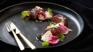 Dovhjort med jordärtskockskräm