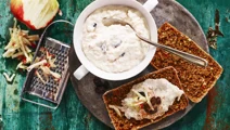 Fruktig kvargröra med äpple och kanel