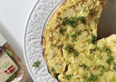 Tortilla de patatas rellena de jamón y Arla Havarti Jalapeño