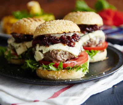 Sliders with Blue Cheese & Red Onion - Strawberry Relish