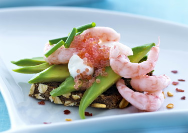 Avocado med rejer og stenbiderrogn