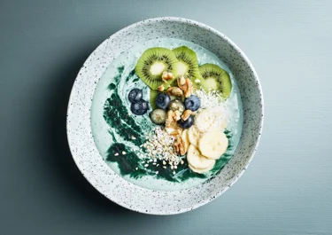 Spirulina smoothie bowl