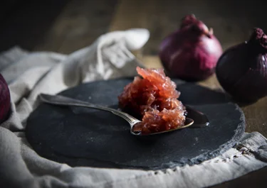 Rödlöksmarmelad med lagerblad