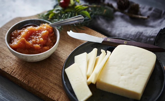 Aged Havarti with apricot-chili chutney