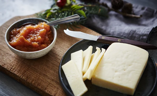 Castello® Aged Havarti with Apricot-Chili Chutney