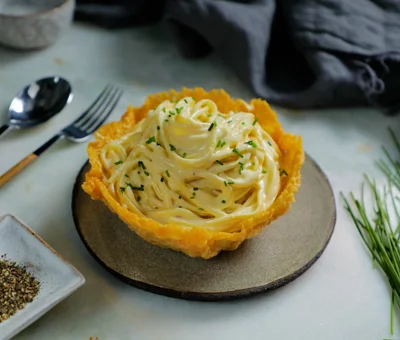 CREAMY SPAGHETTI WITH EDIBLE CHEESE BOWL